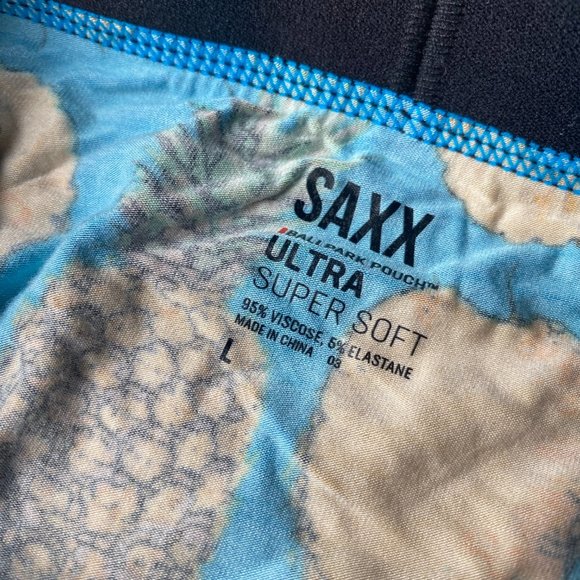 Saxx Men's Boxer Briefs (Relaxed Fit) -- Pineapple Design - Picture 3 of 7